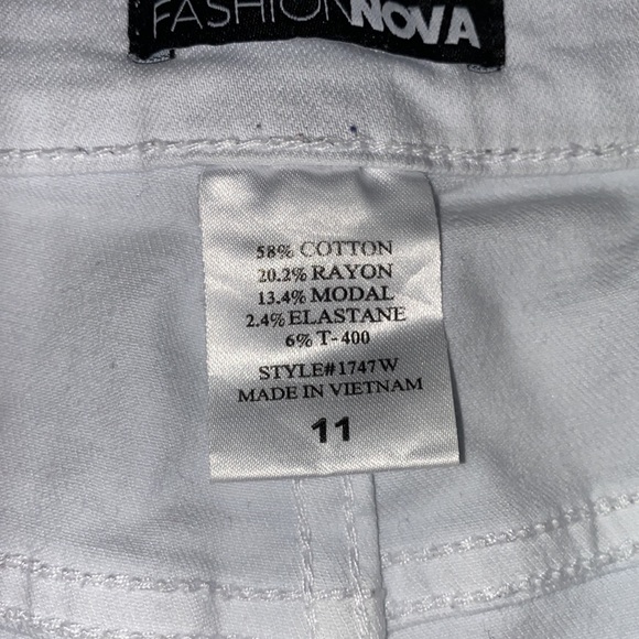 White fashion nova jeans - Picture 3 of 3